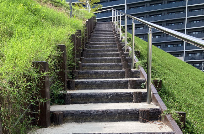 2連ステップ12号・土留壁