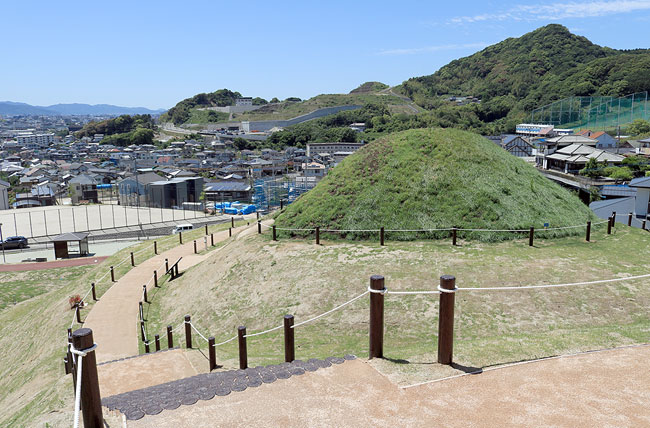 ロープ柵1号・両面5連縁石