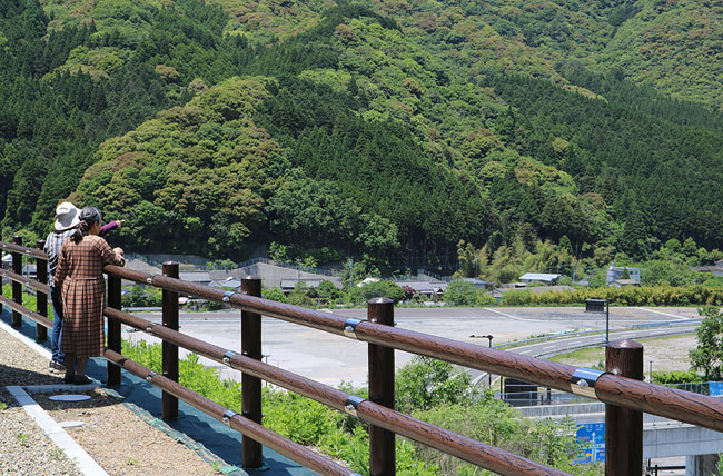 雲形案内板(中)