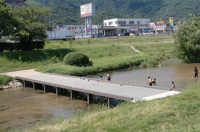 擬木 PCギ木 平橋 写真