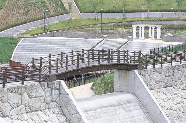 擬木 PCギ木 太鼓橋 写真